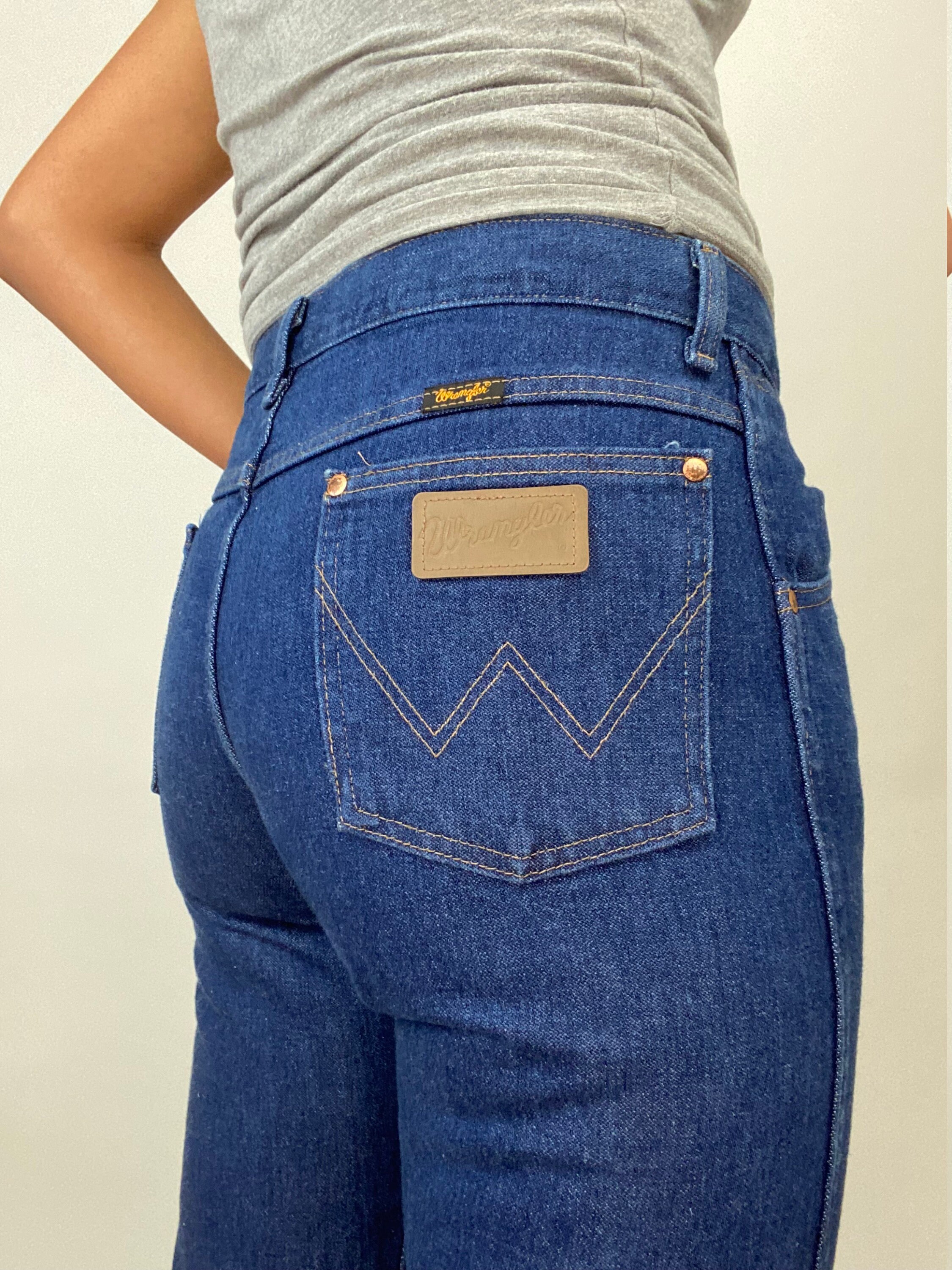 Wrangler Misses Jeans 1980s Print Advertisement 1981 Barn