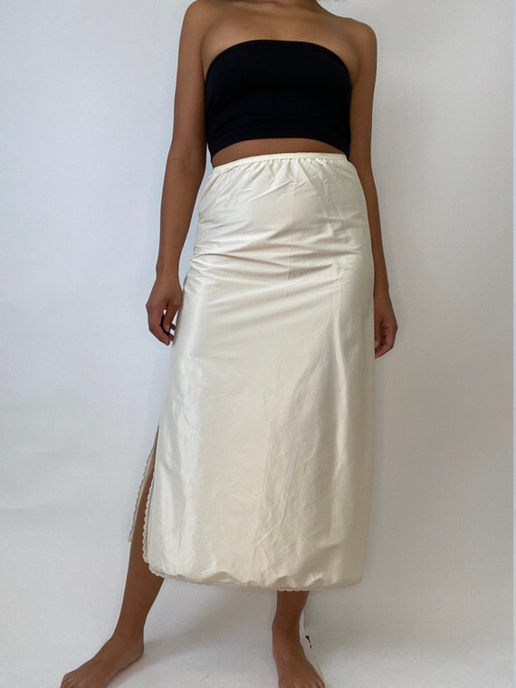 70s Long Skirt Slip. 1970's Beige Slip with Lace … - image 3
