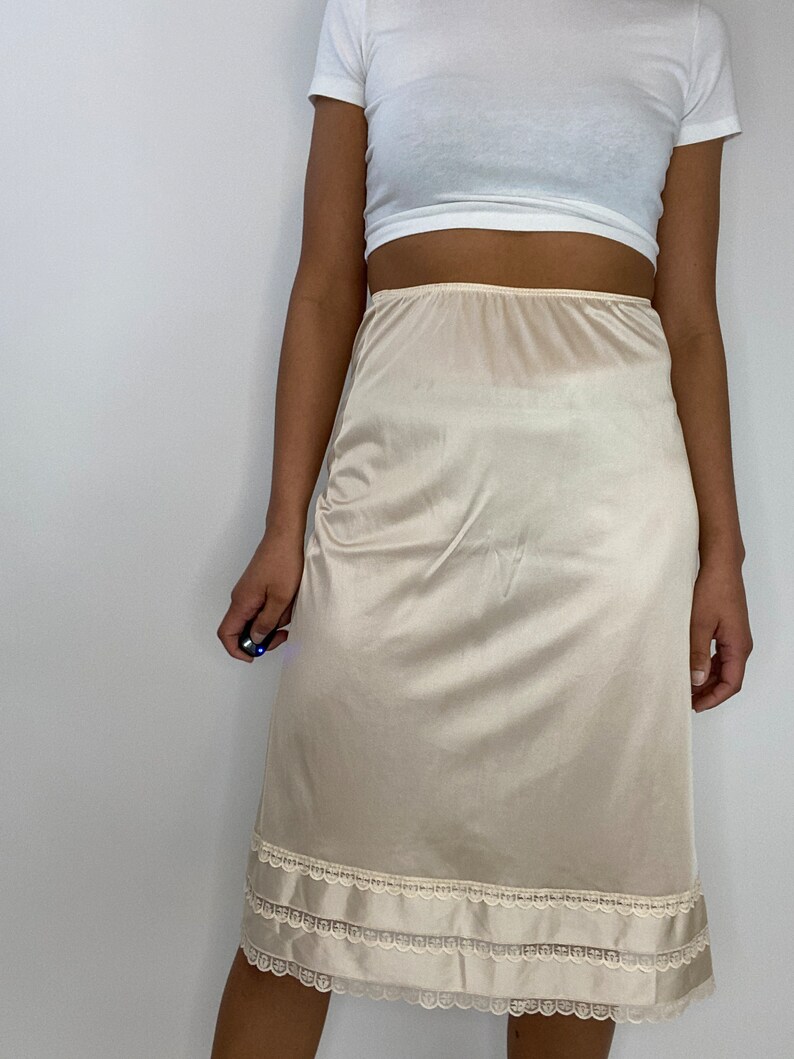 Vintage Beige Half Slip. Skirt Slip. Medium. Large. Nylon. - Etsy