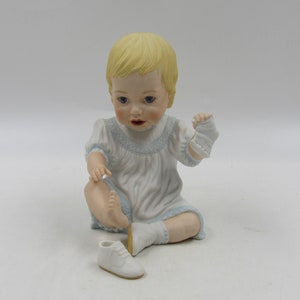 Lenox Baby Book Collection Baby&#39;s First Shoes Porcelain Figure