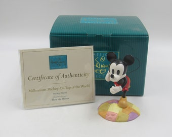 WDCC "Millennium Mickey" On Top of the World Mickey Mouse in doos met COA