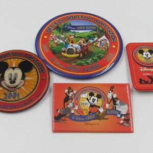 Disneyana Convention 2001 Family Reunion Pinback Button Lot of 4
