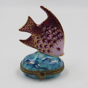 Limoges Tropical Fish Pink Red Gold Gilt Peint Main MJP France Trinket Box