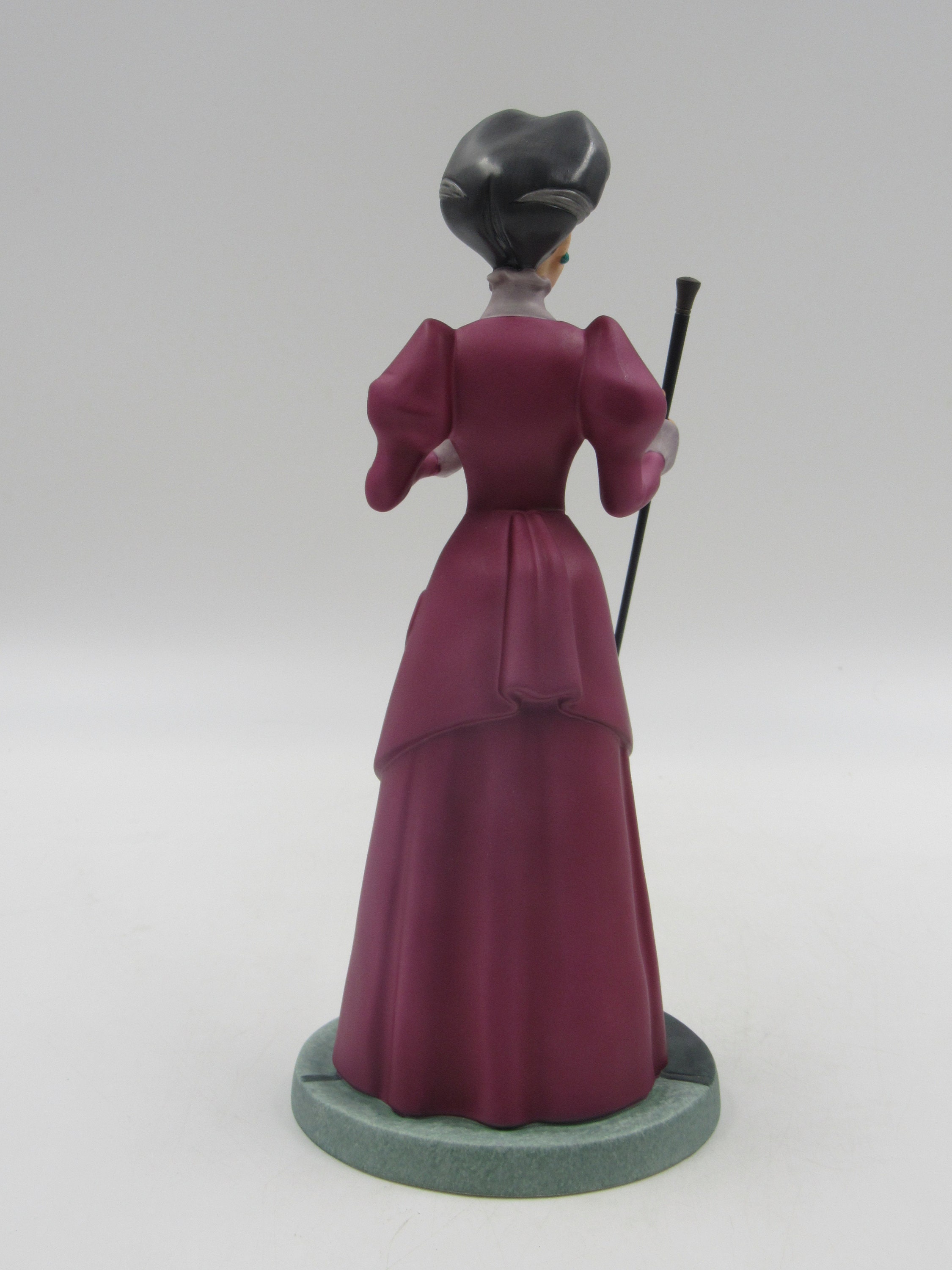 シンデレラ　WDCC フィギュア WDCC ディズニーのシンデレラの「意地悪な継母」、箱入り COA 付き