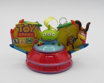 Ozdoba na czapkę z uszami psa Toy Story Land Alien i Slinky z Disney Parks – Costa Alavezos