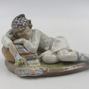 Lladro 1525 &quot;Valencian Dreams&quot; Boy Sleeping with Flower Porcelain Figurine