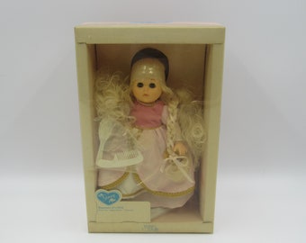 Ginny Vogue "Rapunzel" Make Believe Collection Colección Coleccionable 8" Muñeca