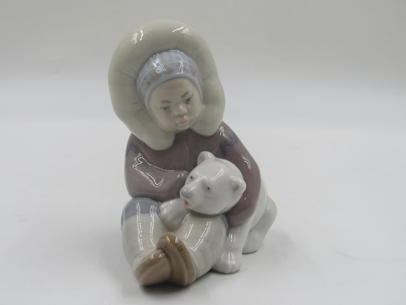 Lladro 1195 Eskimo Boy Playing With Polar Bear Porcelain Figurine