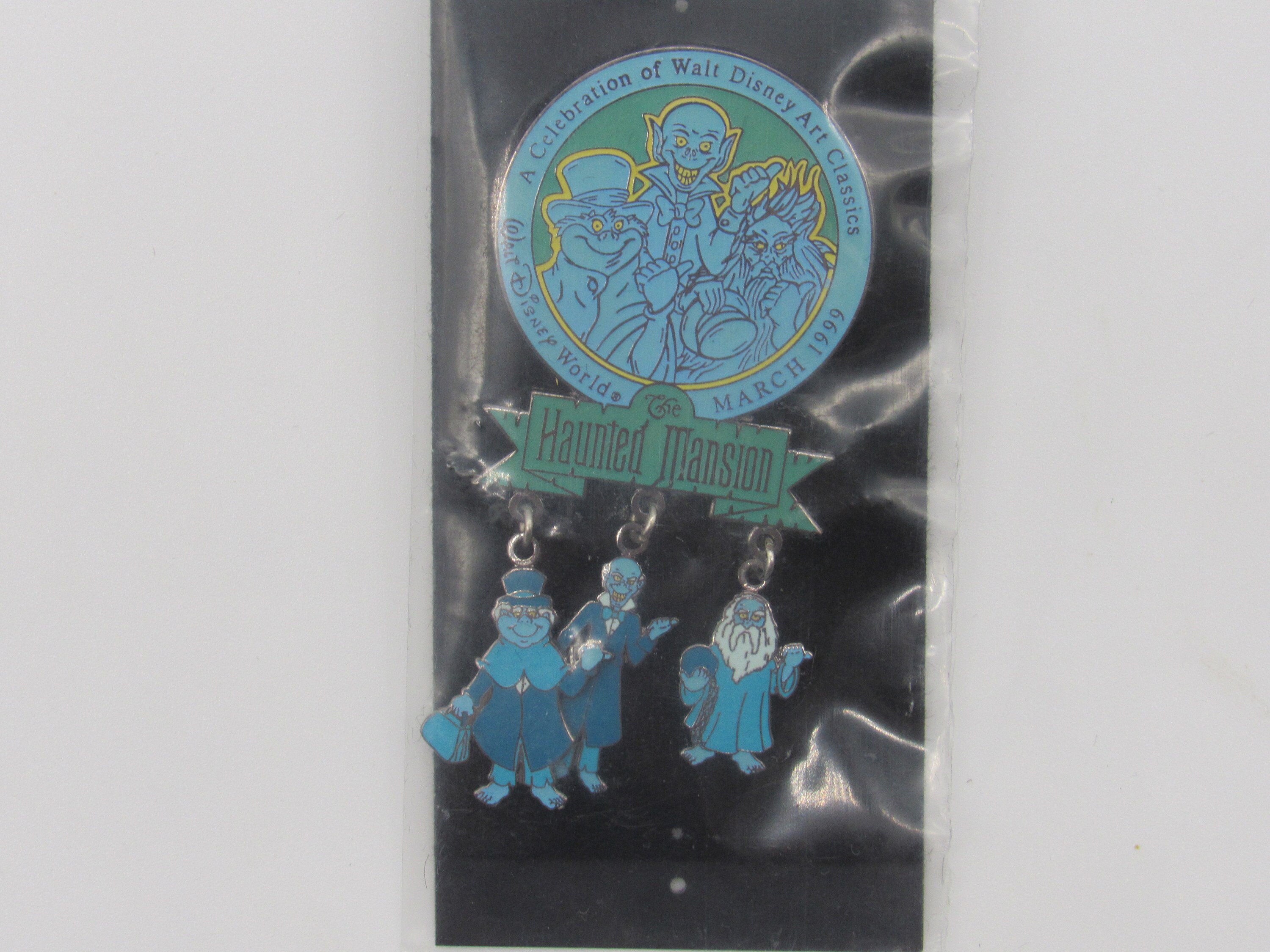 WDW1999 ホーンテッド・マンション・ダングル　限定1999個 il_fullxfull.2456005006_t8fc.jpg