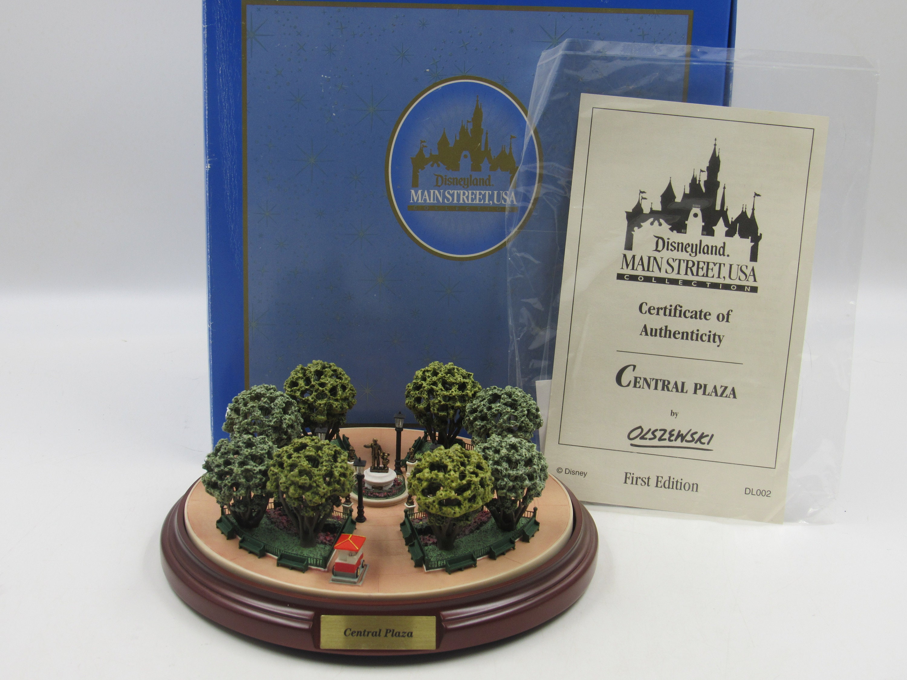 Disney Olszewski Central Plaza Disneyland Main Street