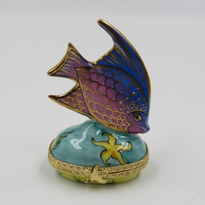 Limoges Tropical Fish Pink Blue Colorful Peint Main France Trinket Box Signed