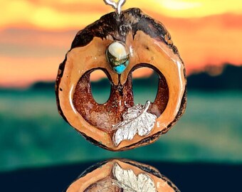 Spiny Oyster Turquoise Black Walnut Pendant: Silver Leaf Heart