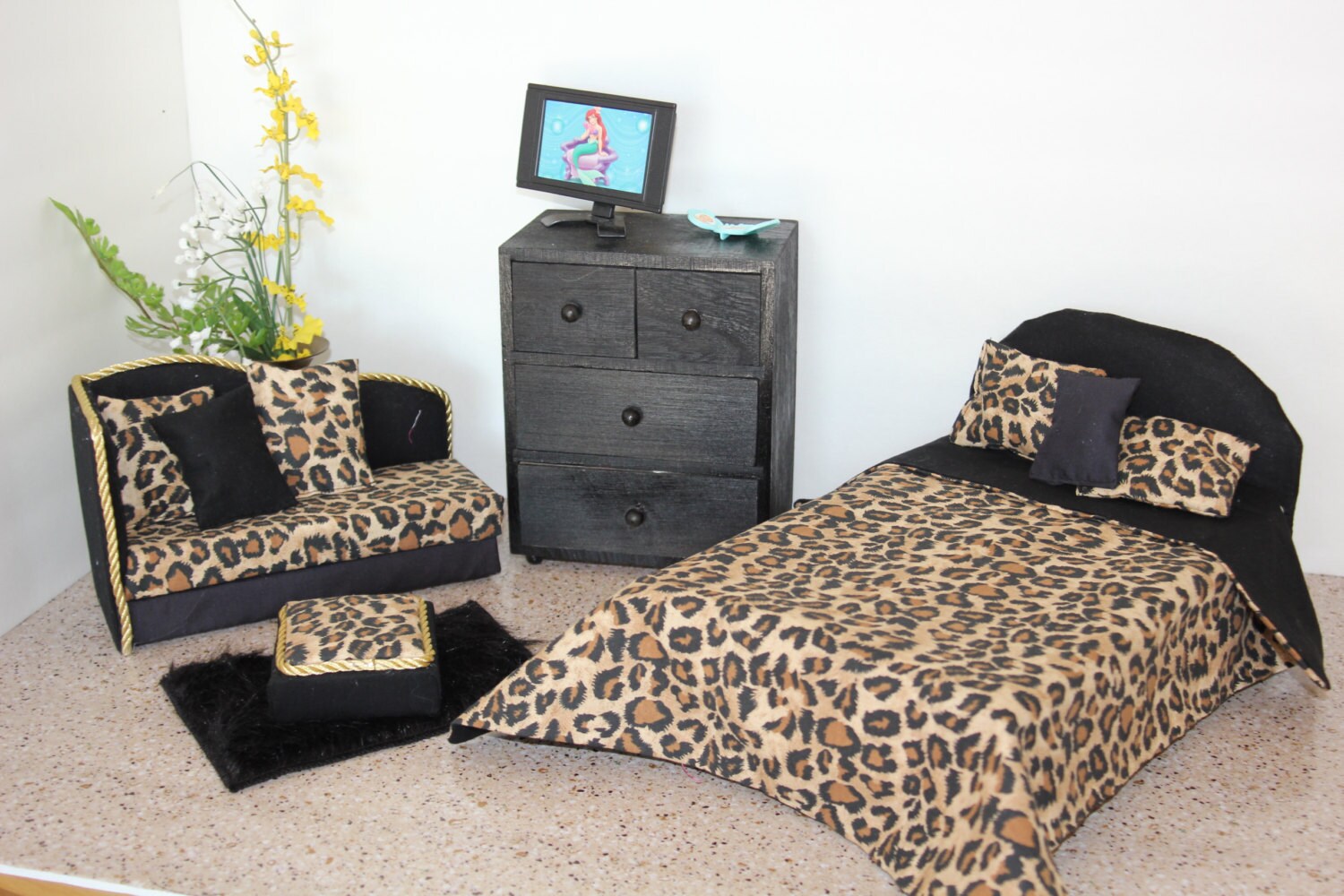 Handcrafted Furniture Bed Set For Barbie Monster High