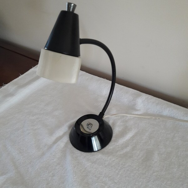 Vintage Gooseneck Desk Lamp Issue No. A7331