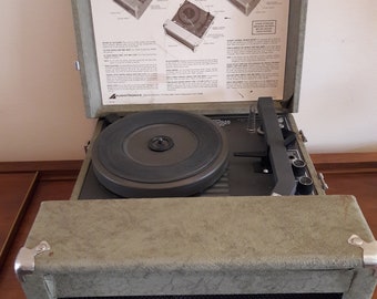 Vintage 1950's Audiotronics 4 Speed Record Player 300T