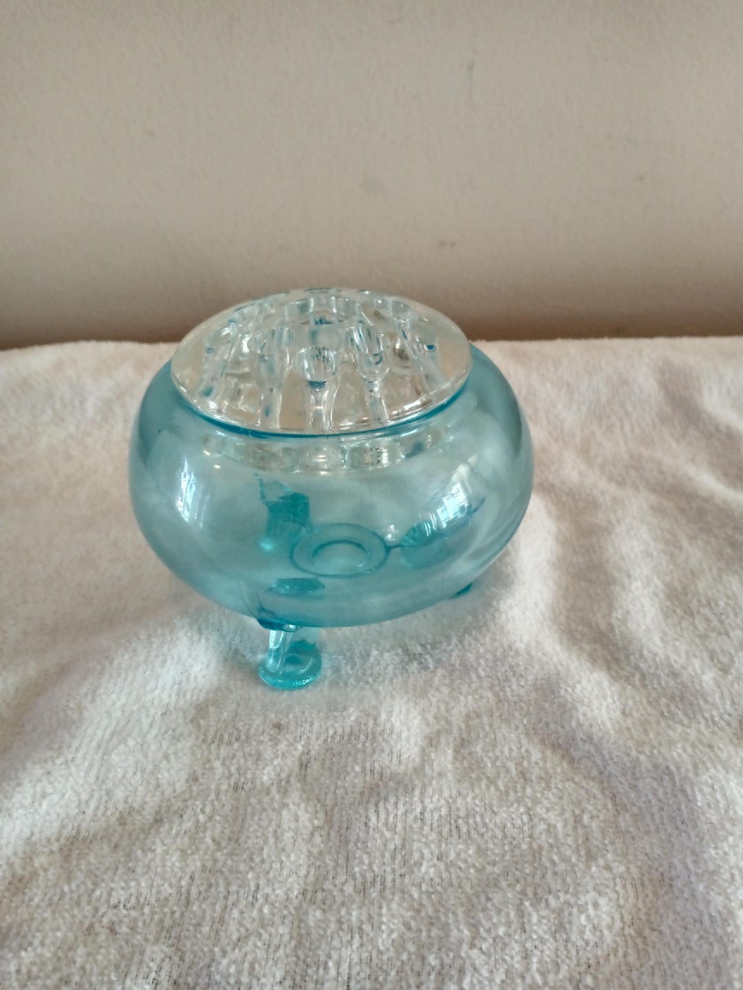 Vintage 1950's Viking Colonial Blue Flowerlite Frog 4 1/4