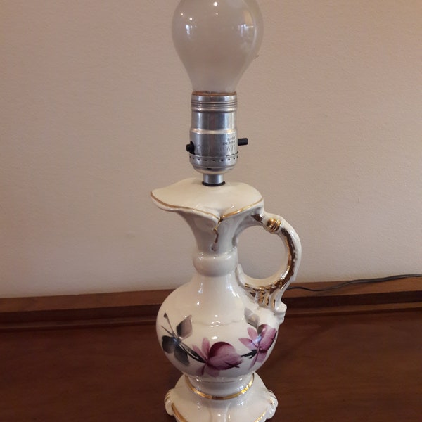 Vintage 1950's Ceramic Pitcher Flower Lamp with Gold Trim