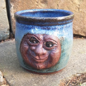 Man In The Moon-koffiemok - op wiel gegooid en handgemaakt studioaardewerk