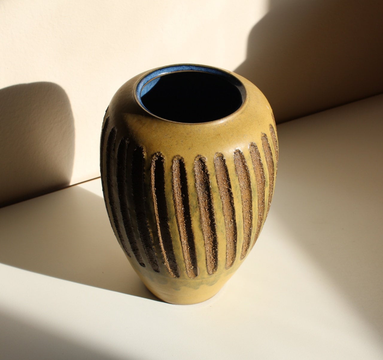Fantastic Toyo Medium Pot Vase #2 Ikebana Kado Vessel Umber Sienna Glaze with Granular Grog in Incised Ribs Japanese Highest Quality Design