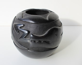 Mida Tafoya Star Top Round Pot Deeply Carved Coyote Biting Snake Trickster Lightning Black Burnished Studio Pottery Rare Details See Video !