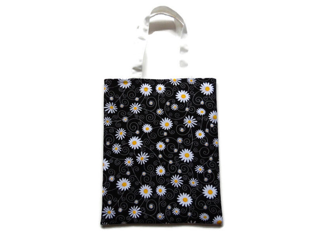 Daisy Round Bag main image 0