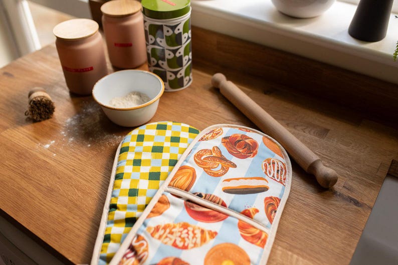 Bakery & Sweet Treats Organic Cotton Oven Gloves