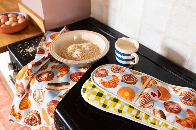 Bakery & Sweet Treats Organic Cotton Oven Gloves