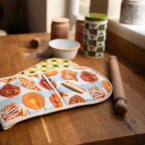 Bakery & Sweet Treats Organic Cotton Oven Gloves