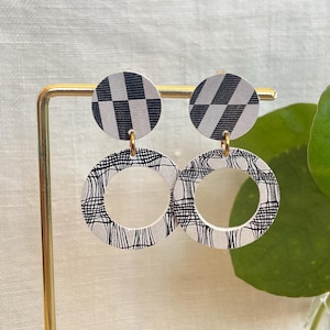 Orecchini pendenti rotondi in carta bianca e nera, adorabili orecchini dal look moderno e grafico