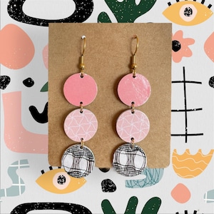 Pink round dangling paper earrings