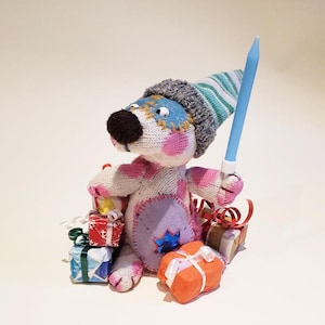 Little Birthday Critter, Wombat with presents!