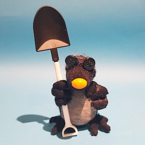 Little Mole with a big shovel!