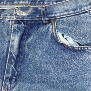 Levis 501 distressed image 4