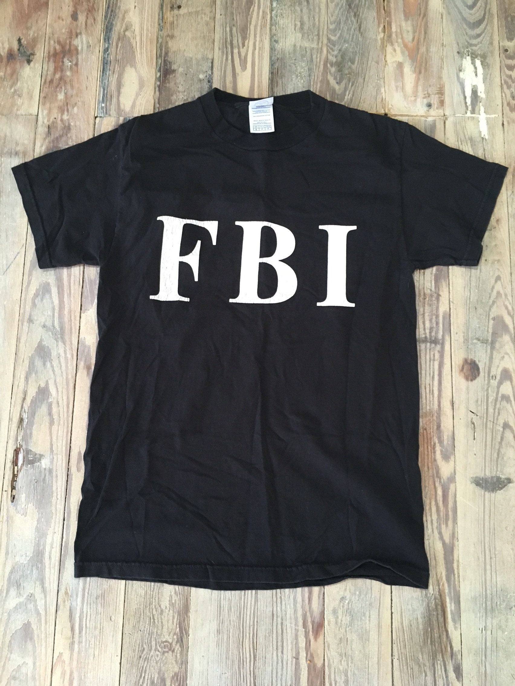 FBI 90sヴィンテージtシャツ Vintage 90s FBI T-Shirt – Sabbatical Vintage