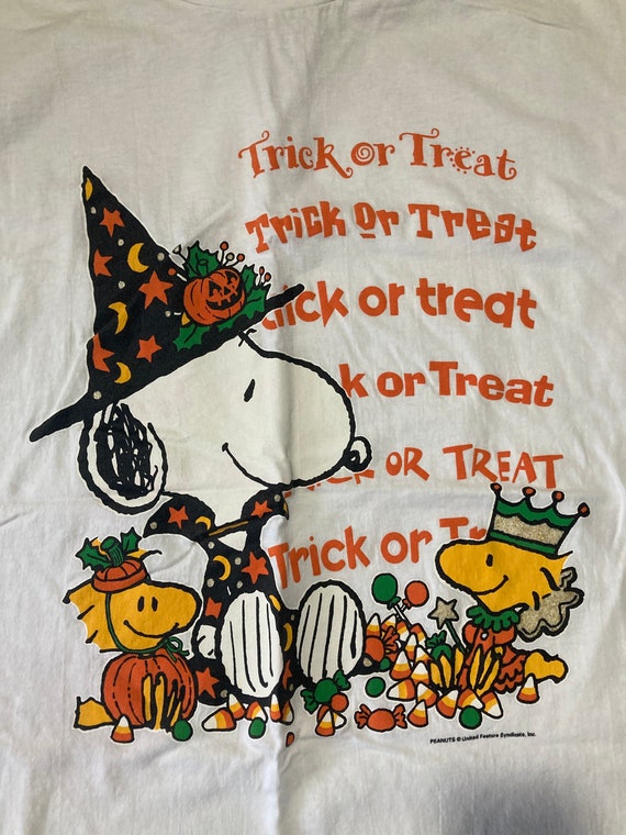 Snoopy Halloween tee Gem