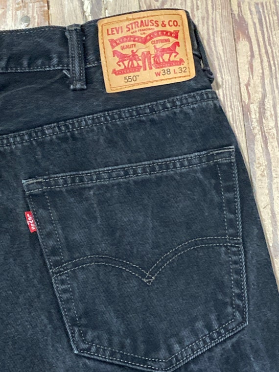 Levis red tabs 550 - image 1