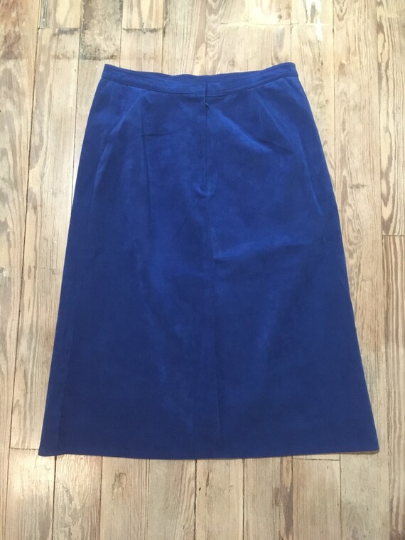 Blue suede skirt - image 4