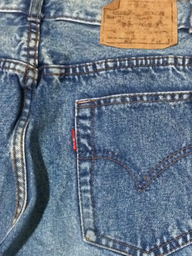 Levis 501 distressed image 3