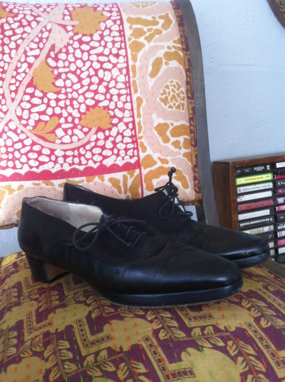 Black low heel Black leather and suede David Aaron