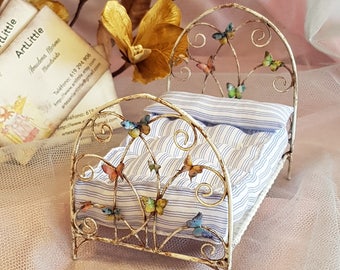 Miniature bed / iron / handmade / scale 1 12 / Dollhouse /
