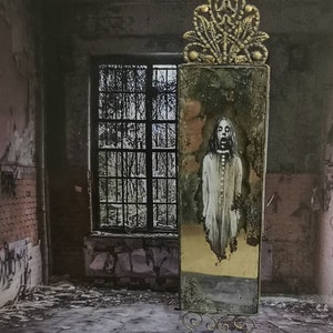 The ghost mirror/Halloween /scale 1 12/miniatura/casa de muñecas/The phantom mirror 1 12 scale / miniature / dollhouse /