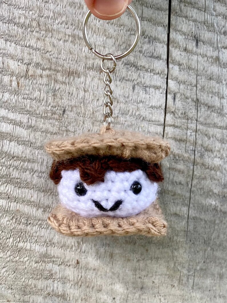 Crochet S'mores Keychain Pattern. Crochet DIY Tutorial PDF Download. Crochet S'mores Ornament. Summer Party Crochet Ideas. Craft Fair Ideas image 2