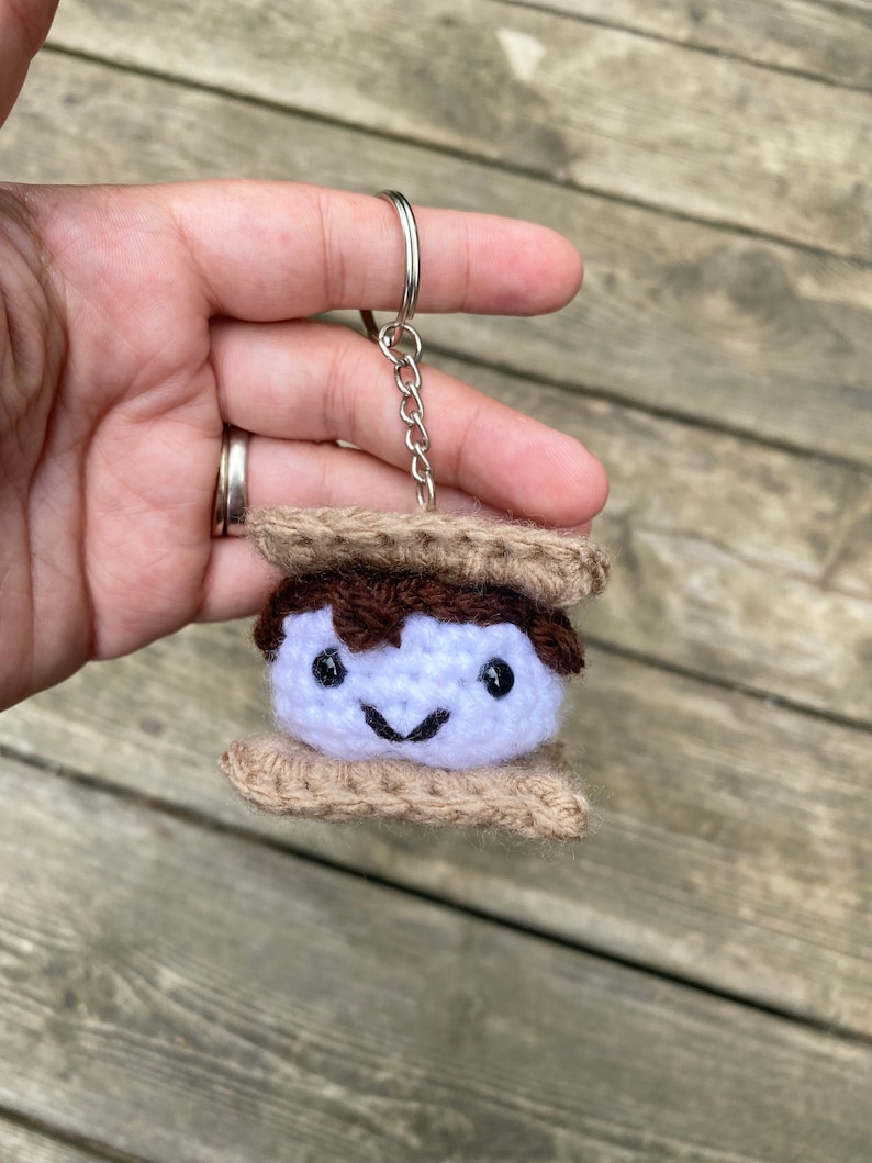 Crochet S'mores Keychain Pattern. Crochet DIY Tutorial PDF Download. Crochet S'mores Ornament. Summer Party Crochet Ideas. Craft Fair Ideas image 4