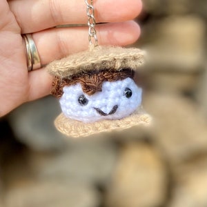 Crochet S'mores Keychain Pattern. Crochet DIY Tutorial PDF Download. Crochet S'mores Ornament. Summer Party Crochet Ideas. Craft Fair Ideas image 3