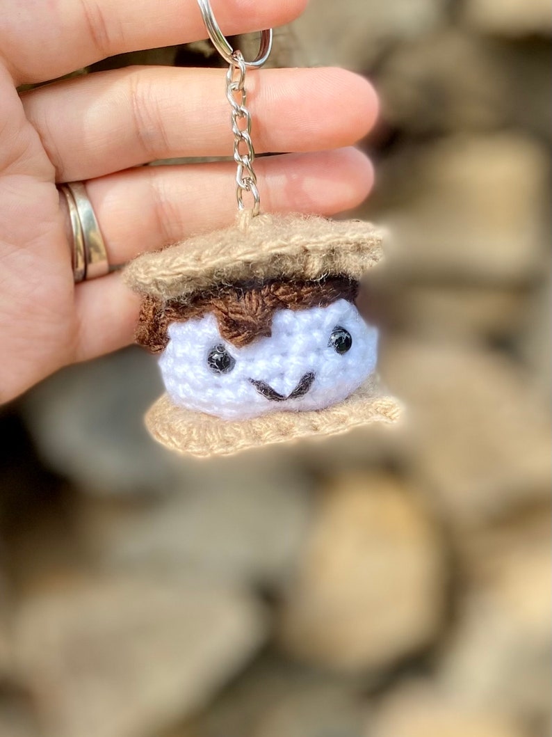 Crochet S'mores Keychain Pattern. Crochet DIY Tutorial PDF Download. Crochet S'mores Ornament. Summer Party Crochet Ideas. Craft Fair Ideas image 3