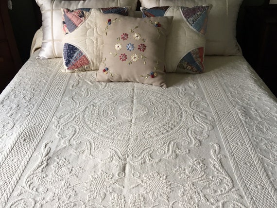 New Old Twin Matelasse Bedspreads Vintage Queen Elizabeth Etsy