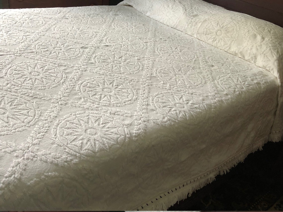 VINTAGE TWIN BEDSPREADS Vintage Matelasse Bedspreads Set of Etsy