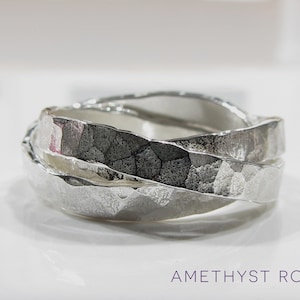 Anillo ruso martillado en plata de ley 925‰ ~ Anillos de enclavamiento texturizados ~ Hecho a mano en Francia