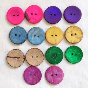 25mm 2.5cm 1 inch Eco Friendly Coconut Bright Coloured Buttons Round  Crochet Knitting Projects Sewing  Embellishments UK And Ireland