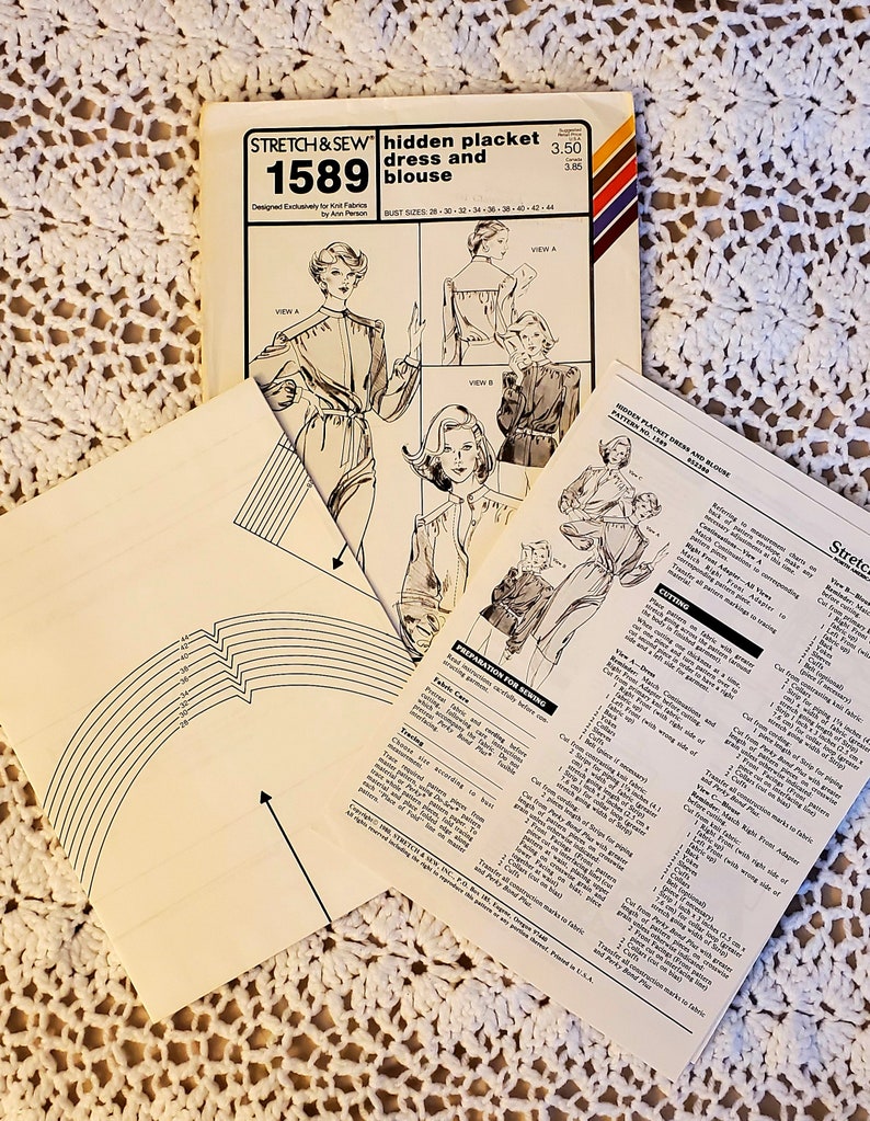 1980 Stretch & Sew Dress and Blouse Vintage Sewing Pattern image 3